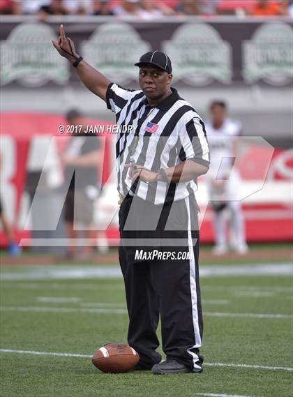 Thumbnail 1 in Alta vs. Liberty (Polynesian Football Classic) photogallery.