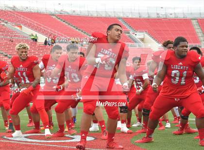 Thumbnail 2 in Alta vs. Liberty (Polynesian Football Classic) photogallery.
