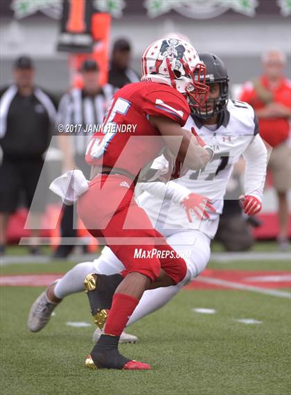 Thumbnail 3 in Alta vs. Liberty (Polynesian Football Classic) photogallery.