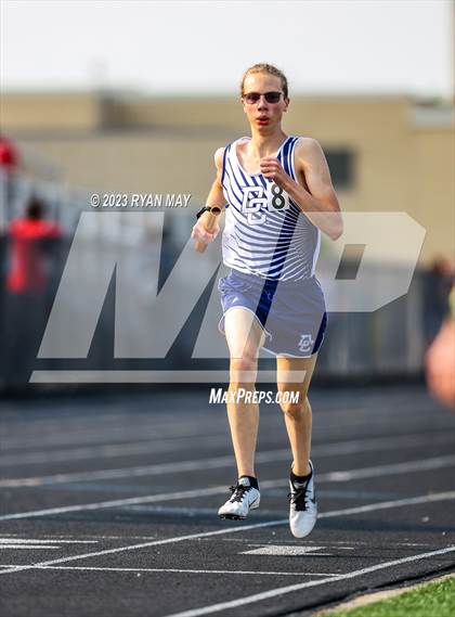 Thumbnail 2 in IHSAA Sectionals photogallery.