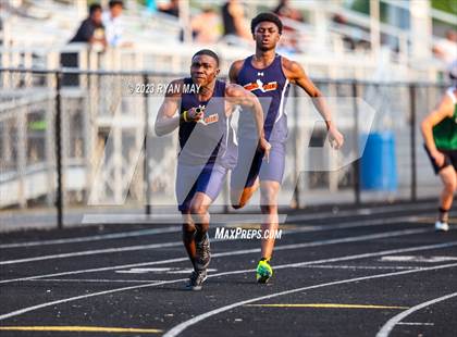 Thumbnail 2 in IHSAA Sectionals photogallery.