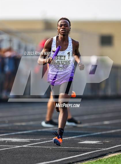 Thumbnail 3 in IHSAA Sectionals photogallery.