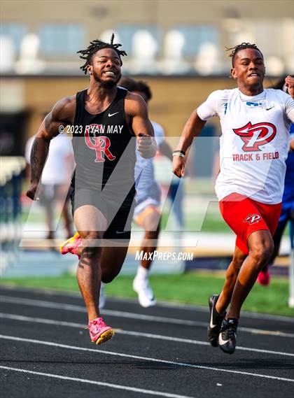 Thumbnail 1 in IHSAA Sectionals photogallery.