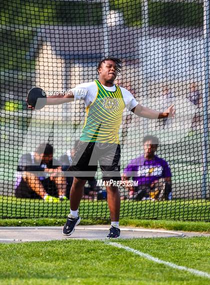 Thumbnail 1 in IHSAA Sectionals photogallery.