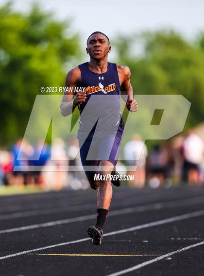 Thumbnail 2 in IHSAA Sectionals photogallery.