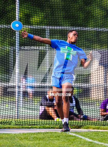 Thumbnail 2 in IHSAA Sectionals photogallery.