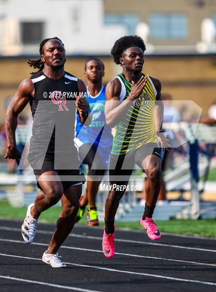 Thumbnail 1 in IHSAA Sectionals photogallery.