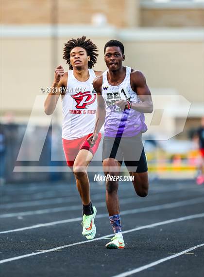 Thumbnail 3 in IHSAA Sectionals photogallery.