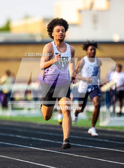 Thumbnail 3 in IHSAA Sectionals photogallery.