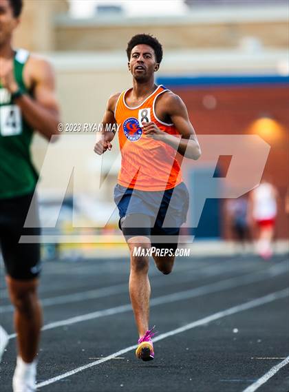 Thumbnail 2 in IHSAA Sectionals photogallery.