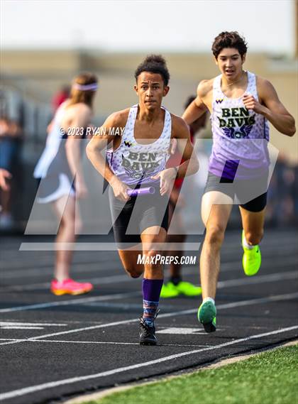 Thumbnail 2 in IHSAA Sectionals photogallery.