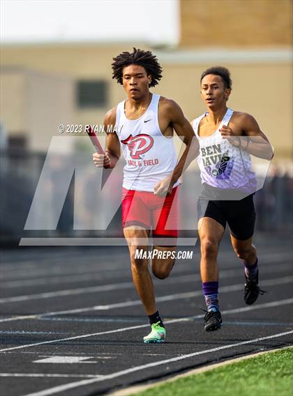 Thumbnail 2 in IHSAA Sectionals photogallery.