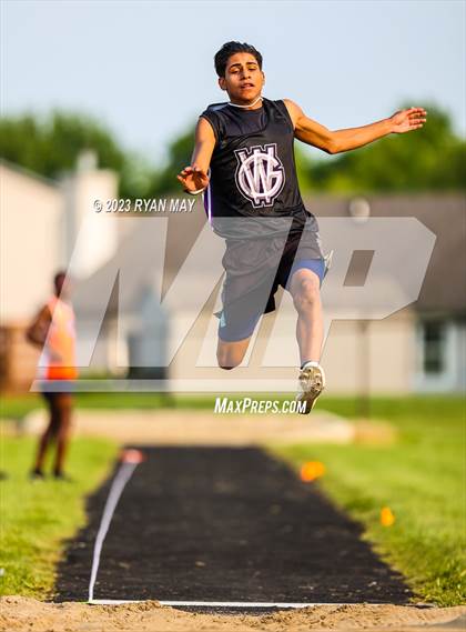 Thumbnail 3 in IHSAA Sectionals photogallery.