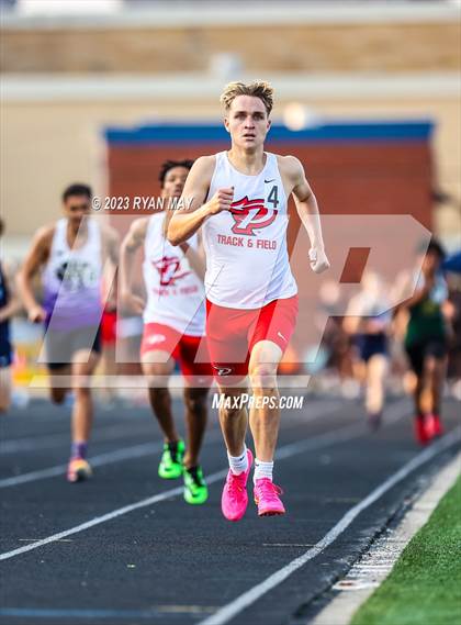 Thumbnail 1 in IHSAA Sectionals photogallery.