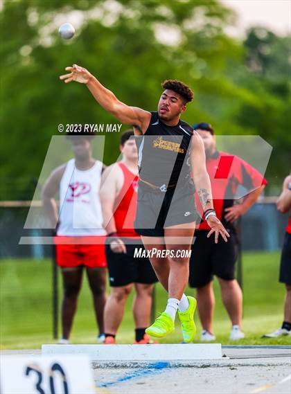 Thumbnail 1 in IHSAA Sectionals photogallery.