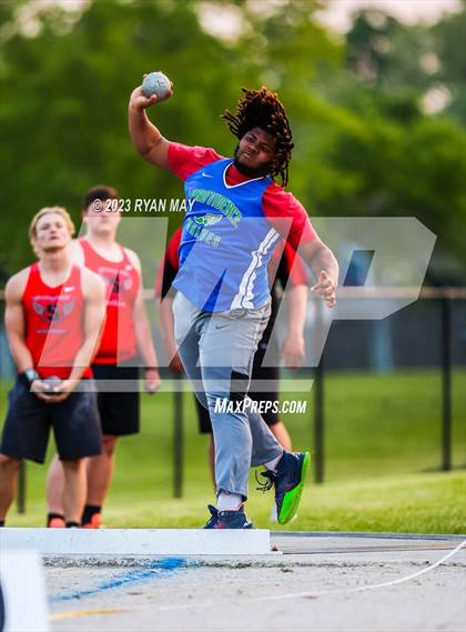 Thumbnail 2 in IHSAA Sectionals photogallery.