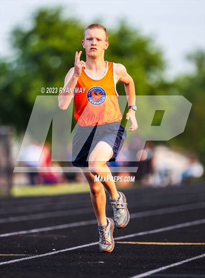 Thumbnail 3 in IHSAA Sectionals photogallery.