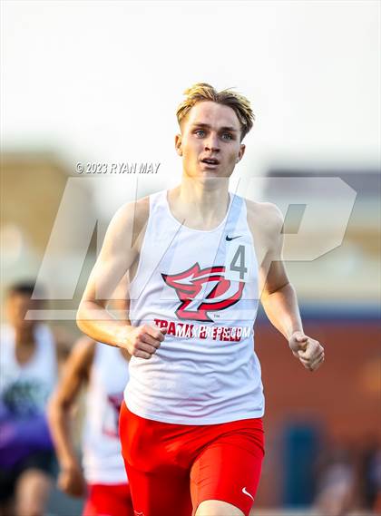 Thumbnail 3 in IHSAA Sectionals photogallery.