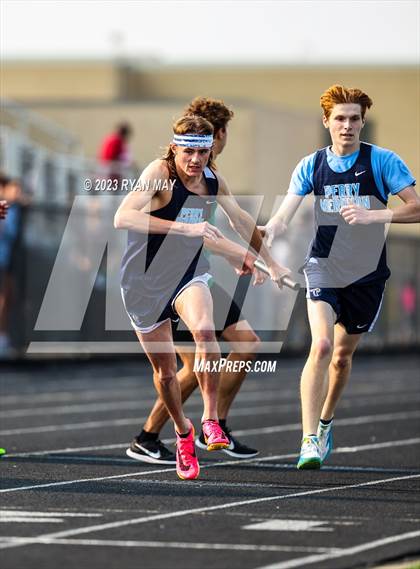 Thumbnail 1 in IHSAA Sectionals photogallery.