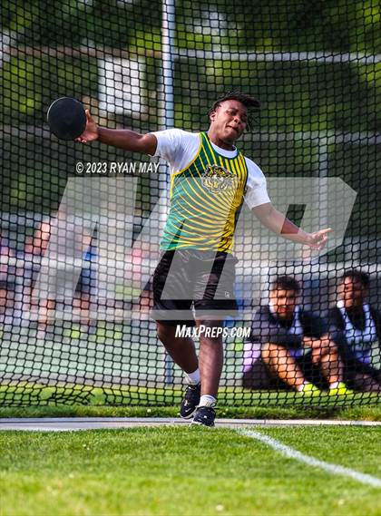 Thumbnail 3 in IHSAA Sectionals photogallery.