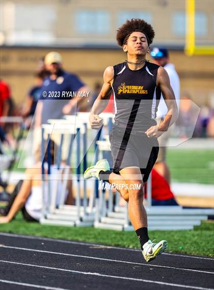 Thumbnail 1 in IHSAA Sectionals photogallery.