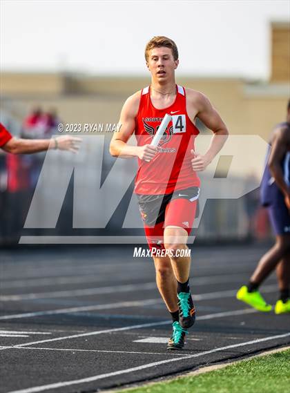 Thumbnail 1 in IHSAA Sectionals photogallery.