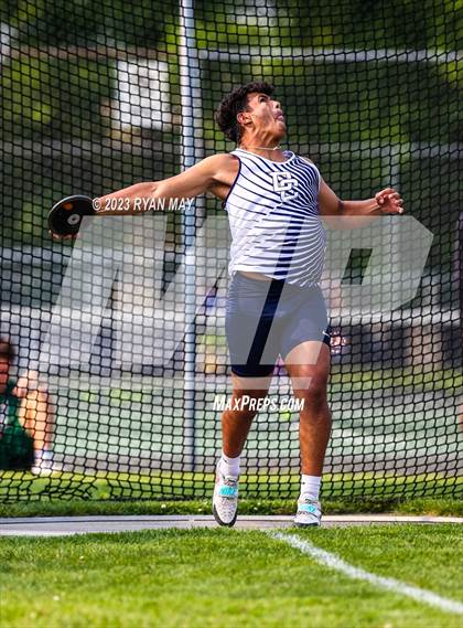Thumbnail 3 in IHSAA Sectionals photogallery.