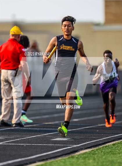 Thumbnail 3 in IHSAA Sectionals photogallery.