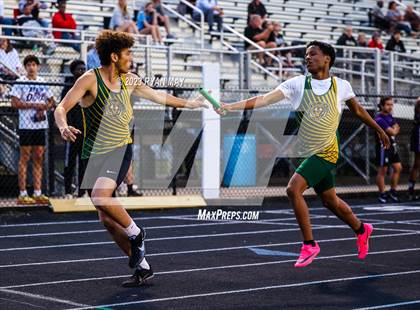 Thumbnail 3 in IHSAA Sectionals photogallery.