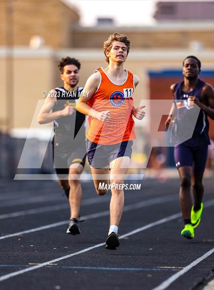 Thumbnail 1 in IHSAA Sectionals photogallery.