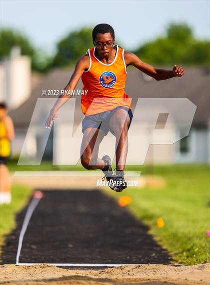 Thumbnail 3 in IHSAA Sectionals photogallery.