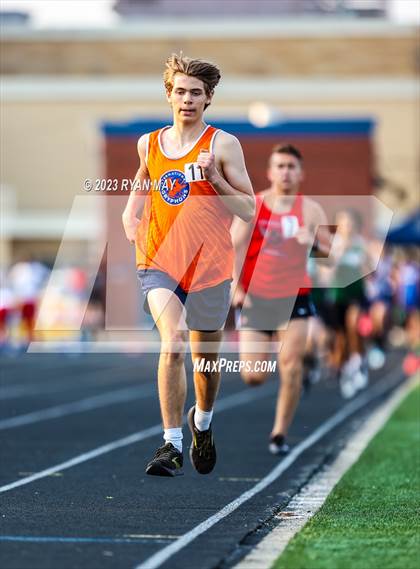 Thumbnail 2 in IHSAA Sectionals photogallery.