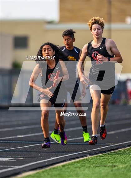 Thumbnail 3 in IHSAA Sectionals photogallery.