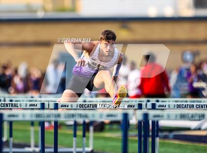 Thumbnail 3 in IHSAA Sectionals photogallery.