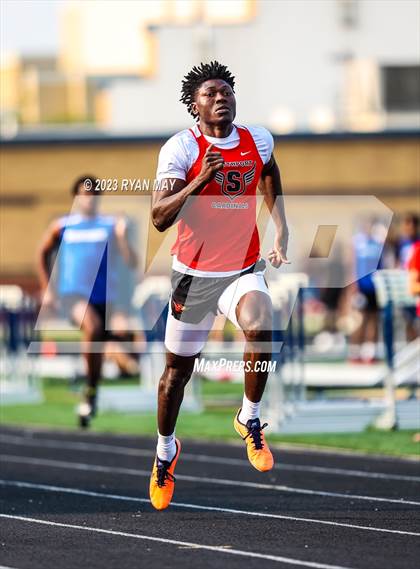 Thumbnail 2 in IHSAA Sectionals photogallery.