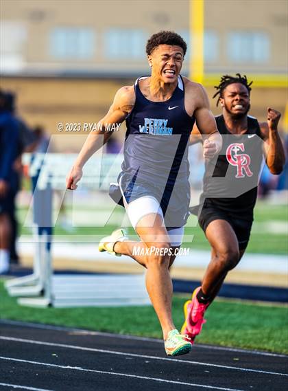 Thumbnail 3 in IHSAA Sectionals photogallery.