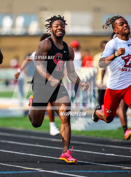 Thumbnail 3 in IHSAA Sectionals photogallery.