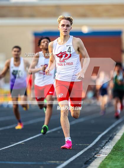 Thumbnail 2 in IHSAA Sectionals photogallery.
