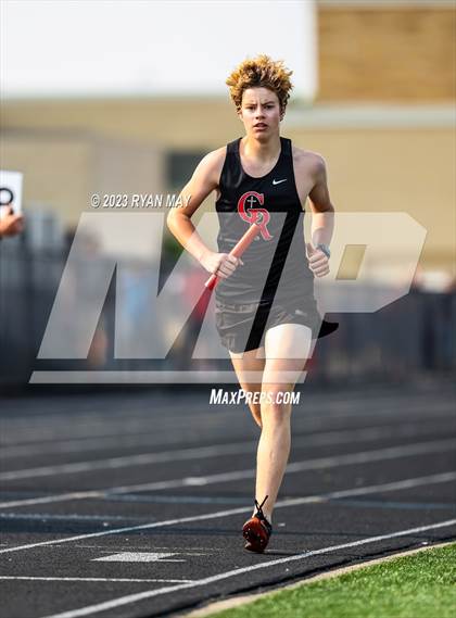 Thumbnail 1 in IHSAA Sectionals photogallery.