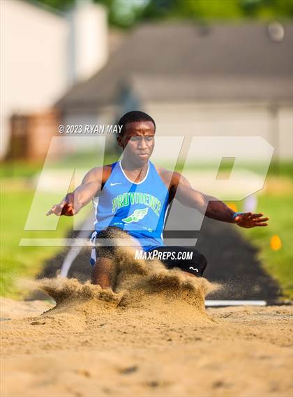Thumbnail 1 in IHSAA Sectionals photogallery.