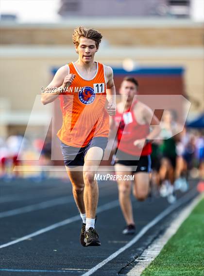 Thumbnail 3 in IHSAA Sectionals photogallery.