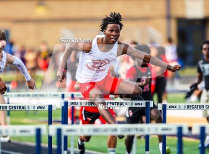 Thumbnail 3 in IHSAA Sectionals photogallery.
