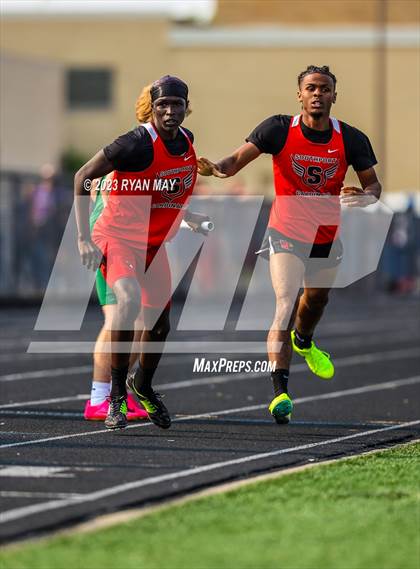 Thumbnail 1 in IHSAA Sectionals photogallery.