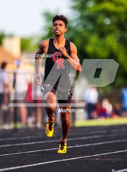 Thumbnail 1 in IHSAA Sectionals photogallery.