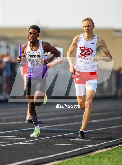 Thumbnail 2 in IHSAA Sectionals photogallery.