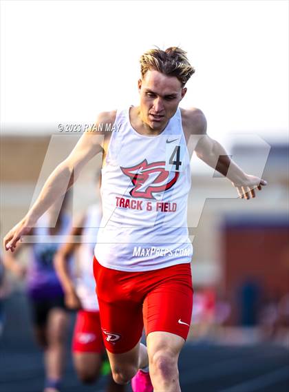 Thumbnail 2 in IHSAA Sectionals photogallery.