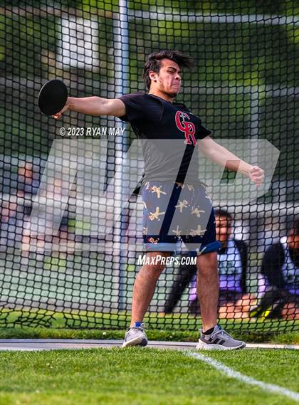 Thumbnail 1 in IHSAA Sectionals photogallery.