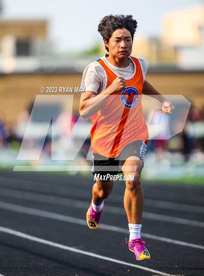 Thumbnail 2 in IHSAA Sectionals photogallery.
