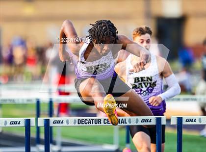 Thumbnail 1 in IHSAA Sectionals photogallery.