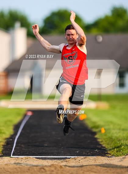 Thumbnail 3 in IHSAA Sectionals photogallery.